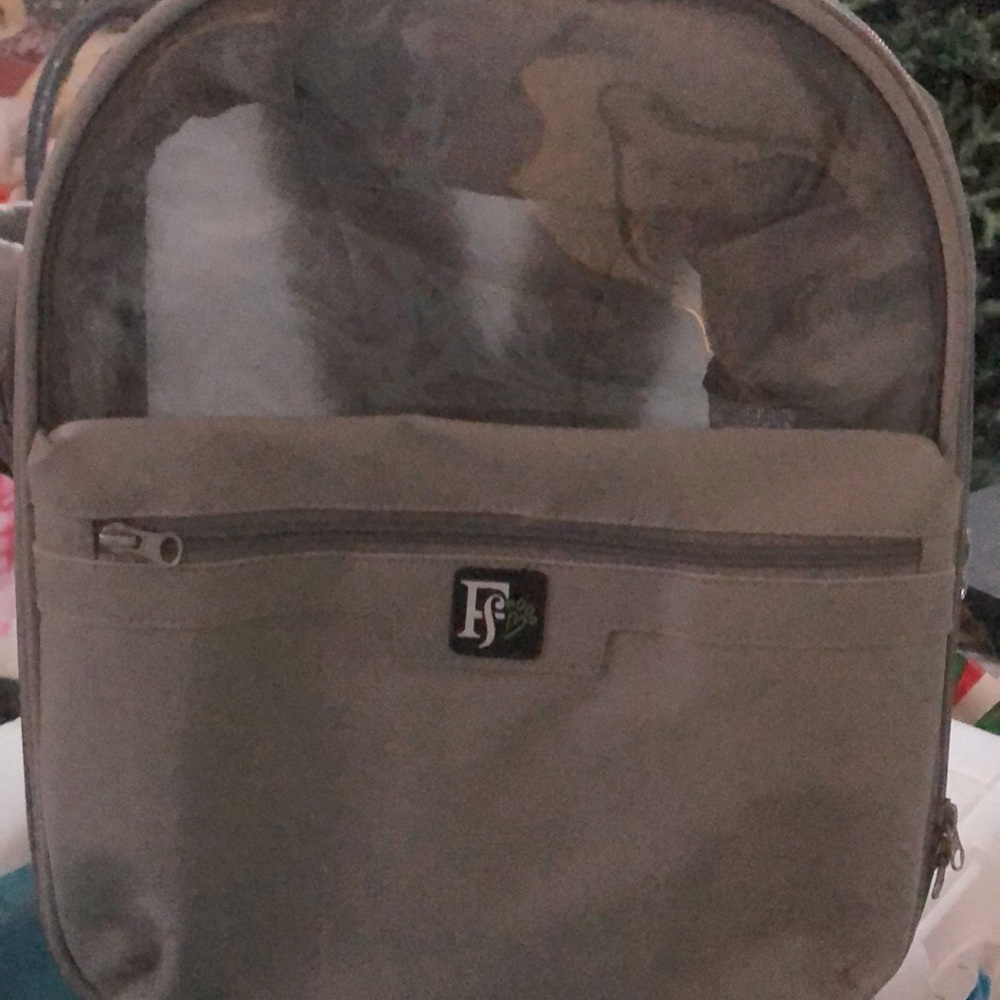 🆕 pet Carrier Backpack fits pets up to 25 lbs, tan color 15h x 13l x9.8w 🐕‍🦺